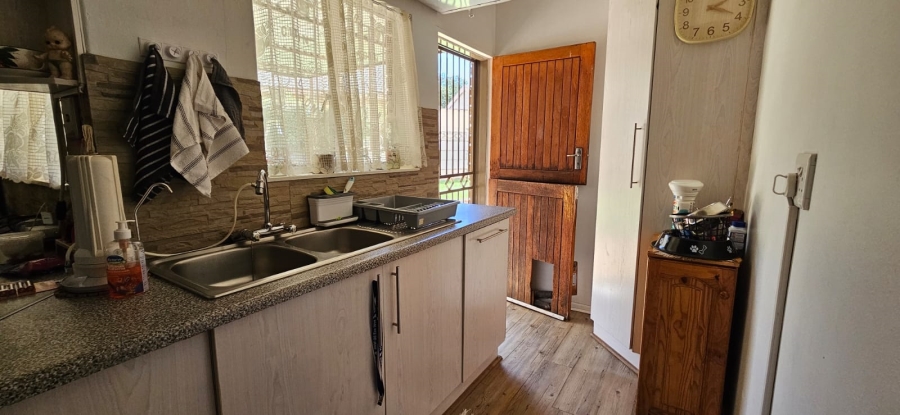 4 Bedroom Property for Sale in Uitsig Free State